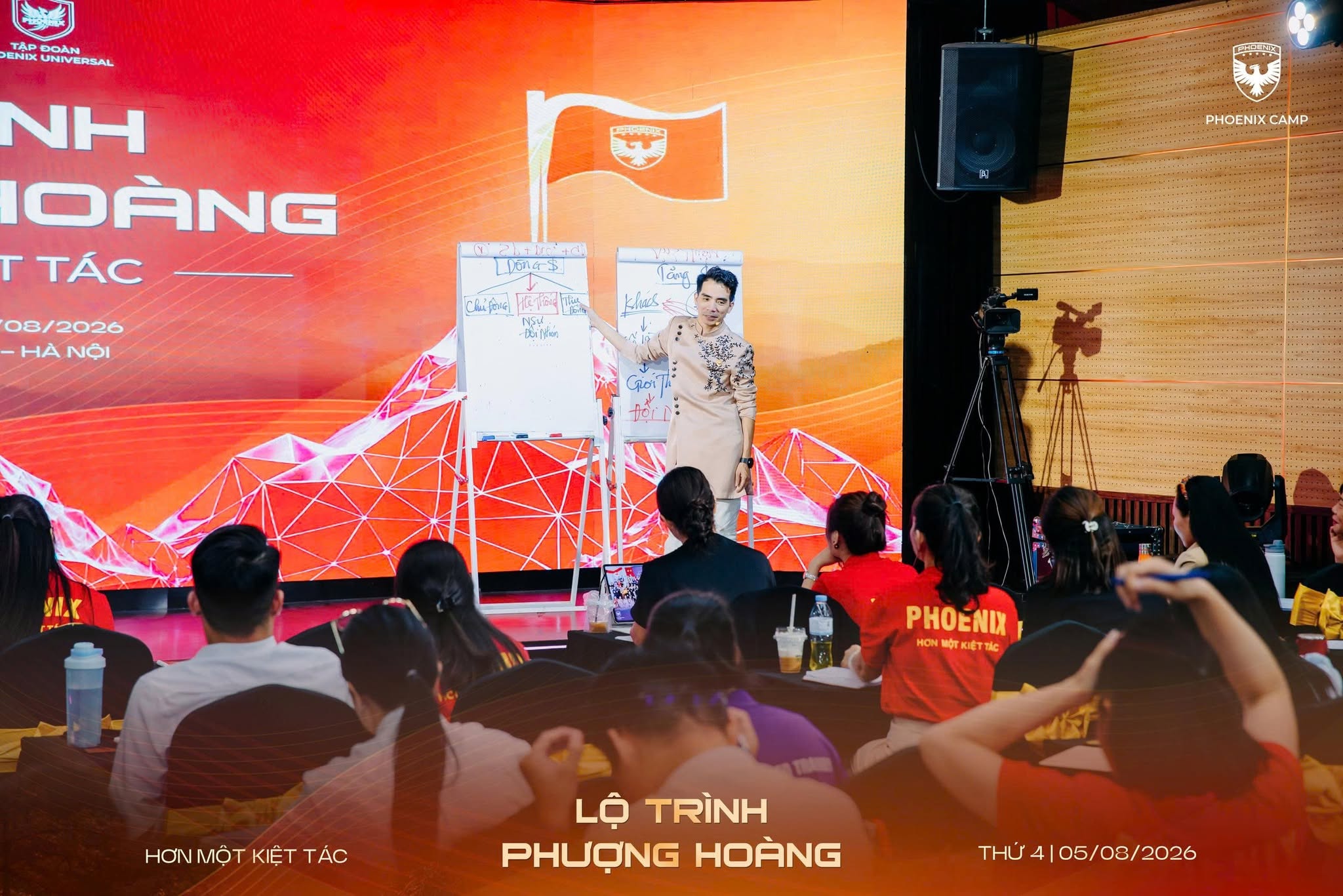 Có người hỏi điều gì khiến tôi tự hào nhất sau nhiều năm đứng trên sân khấu.